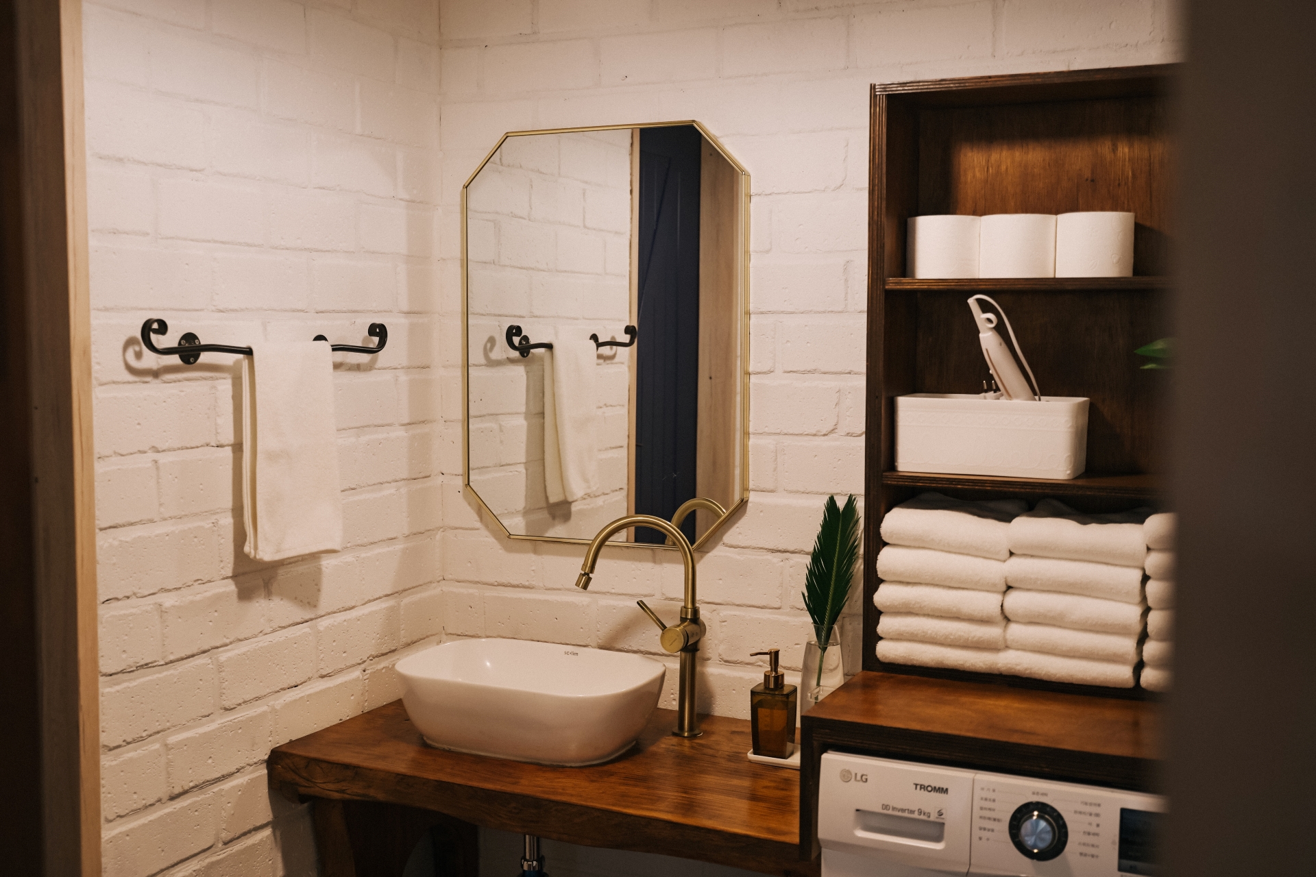 濟州島住宿airbnb，濟州島西部民宿，位於涯月邑的私人住宅衛浴空間含洗衣機