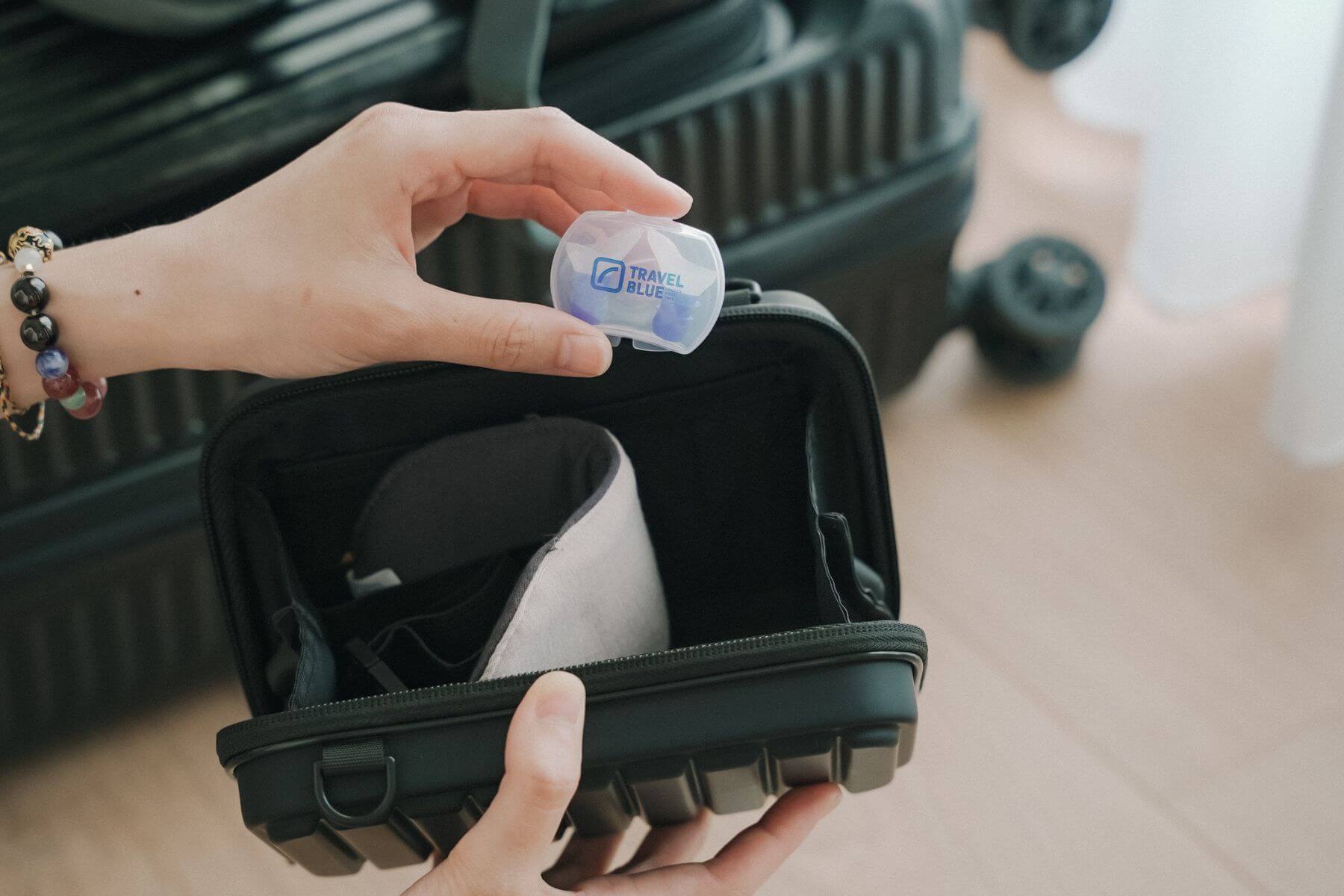 Travel Blue Tawian 藍旅旅行收納盒評價與耳塞/眼罩圖片