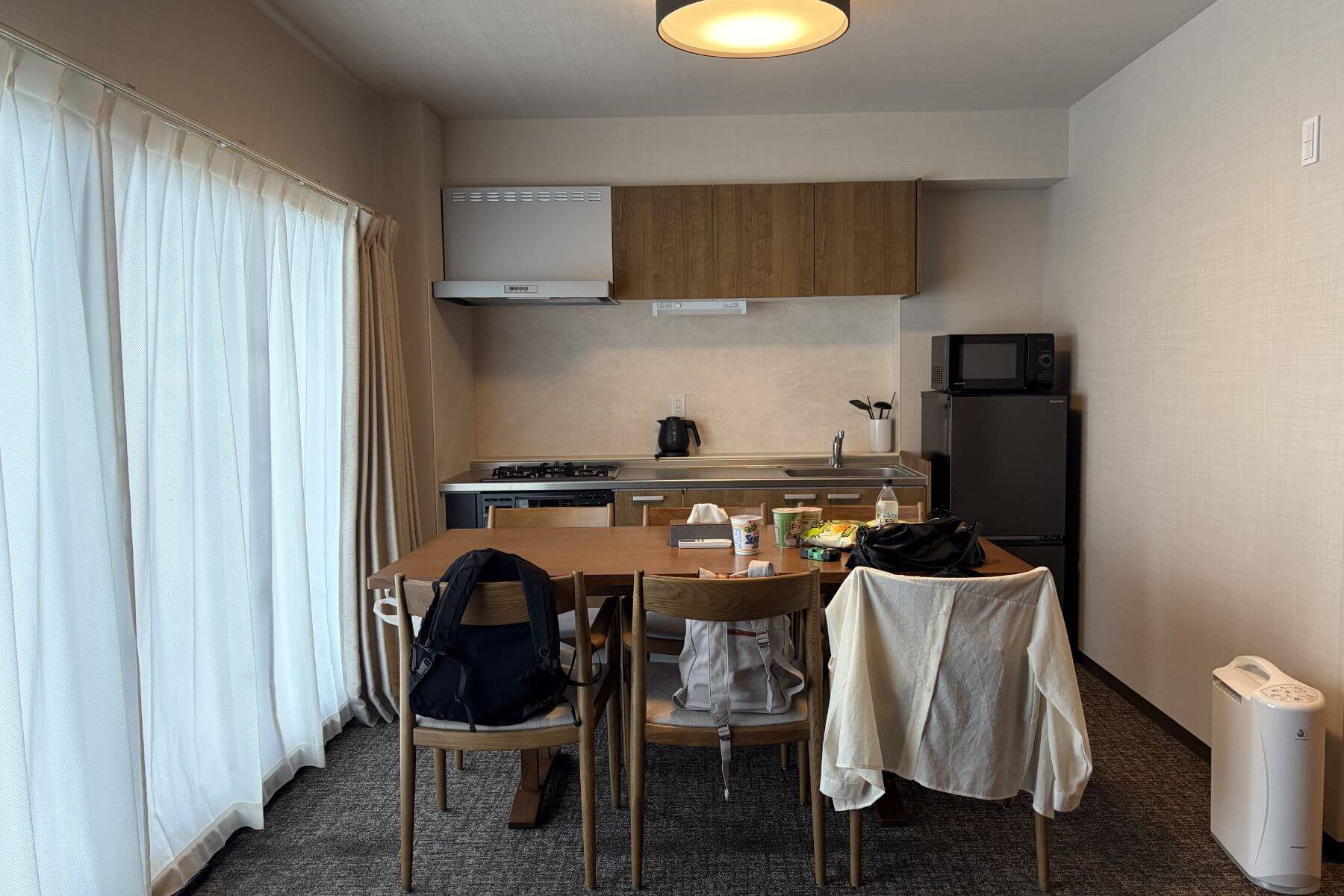 住一旅館 Apartment Hotel 11 Miyakojima家庭房型大廚房實際拍攝圖